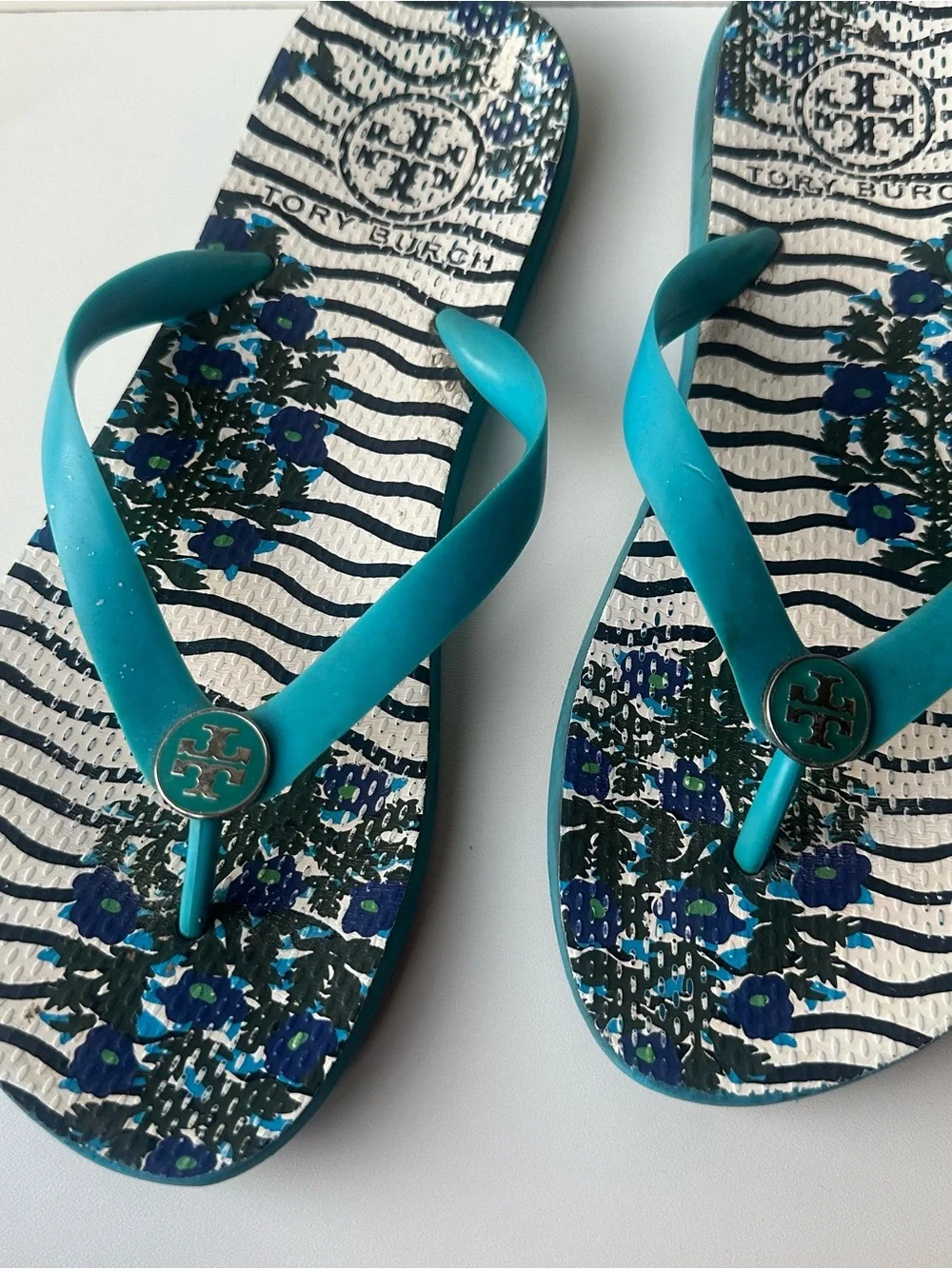Tory Burch Printed Thin Flip Flop Sandals Blue Floral Wave Graphic Size 7